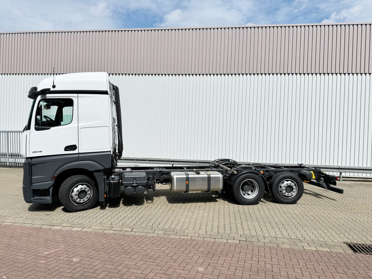 Новый Грузовик-шасси Mercedes-Benz Actros 2548 L 6x2 Actros 2548 L 6x2, Retarder, Lenk-/Liftachse, Navi, MirrorCam, MultimediaCockpit: фото 11