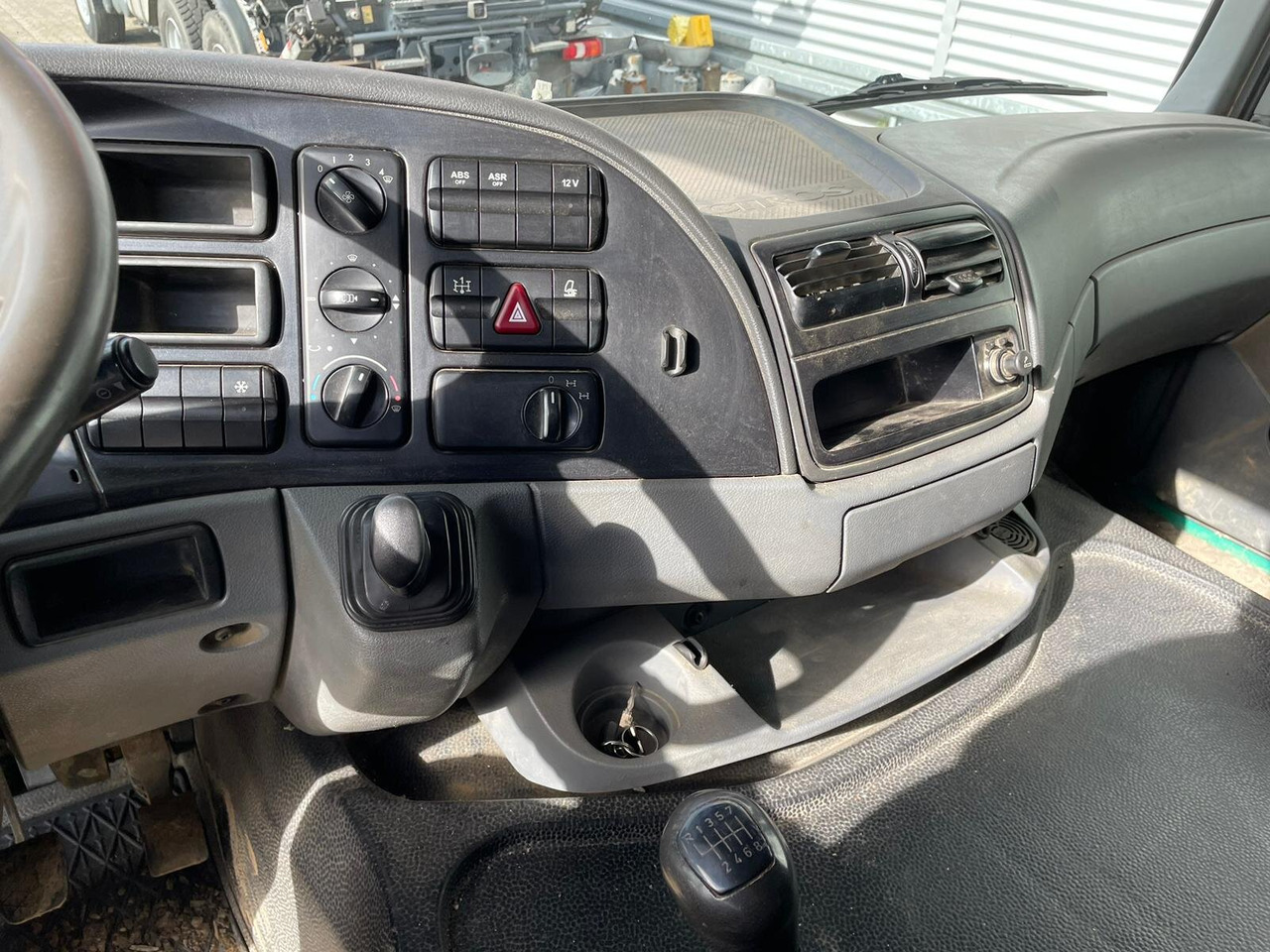 Самосвал Mercedes-Benz Actros MP III 3544/8x4/4 Actros MP III 3544/8x4/4, 3 Pedale: фото 6