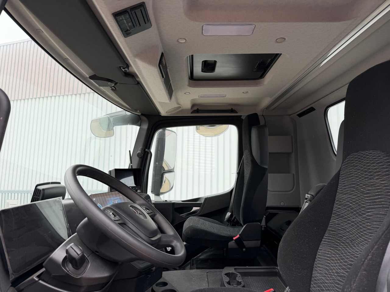 Mercedes-Benz Arocs 1840 K 4x2 Arocs 1840 K 4x2, MultimediaCockpit, 2x Nebenantrieb, NMV & Motorabtrieb - Грузовик-шасси: фото 2 Mercedes-Benz Arocs 1840 K 4x2 Arocs 1840 K 4x2, MultimediaCockpit, 2x Nebenantrieb, NMV & Motorabtrieb - Грузовик-шасси: фото 2