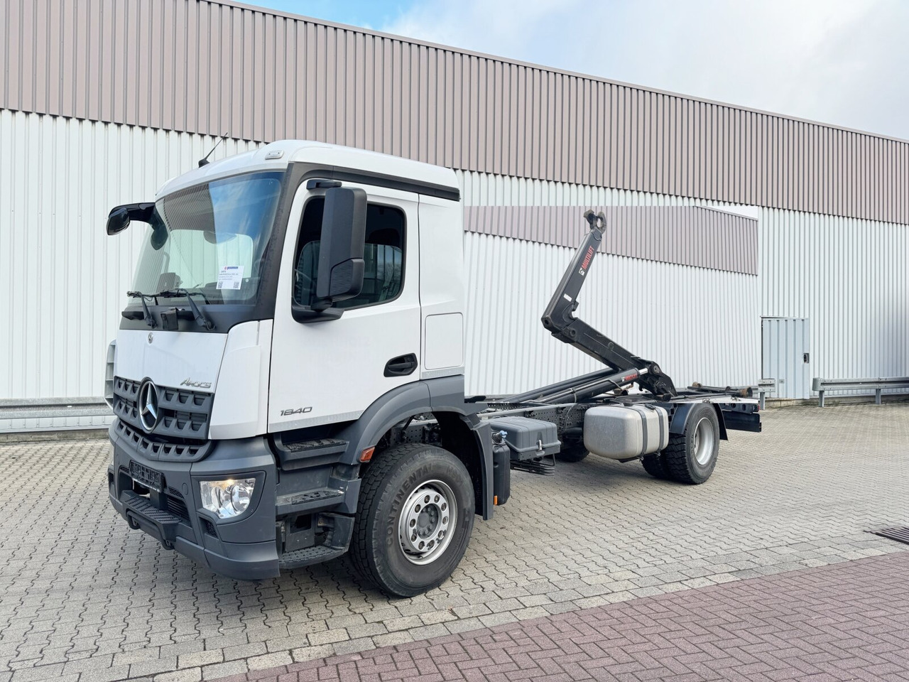 Mercedes-Benz Arocs 1840 L 4x2 Arocs 1840 L 4x2, MultimediaCockpit, Navi - Крюковой мультилифт: фото 1 Mercedes-Benz Arocs 1840 L 4x2 Arocs 1840 L 4x2, MultimediaCockpit, Navi - Крюковой мультилифт: фото 1