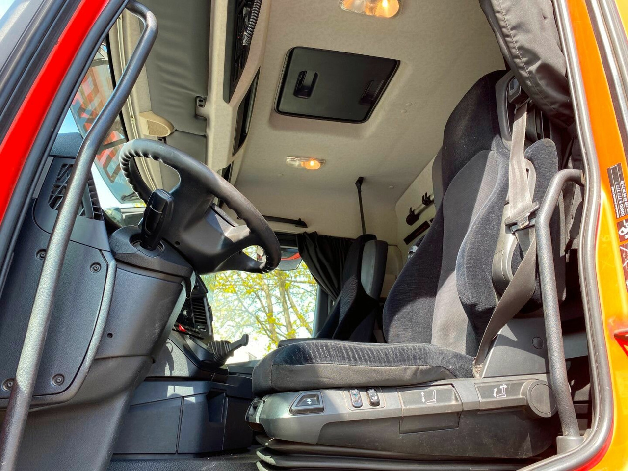 Фото интерьера 1: Автоманипулятор, Грузовик бортовой/ Платформа Mercedes-Benz Arocs 2545 L/6x2/4 Arocs 2545 L/6x2/4, Atlas Kran, 145.2-A19 VB, 9,4m-1.51 to, Lenkachse, entlastbar, Retarder, Klima, Фото интерьера 1: Автоманипулятор, Грузовик бортовой/ Платформа Mercedes-Benz Arocs 2545 L/6x2/4 Arocs 2545 L/6x2/4, Atlas Kran, 145.2-A19 VB, 9,4m-1.51 to, Lenkachse, entlastbar, Retarder, Klima,