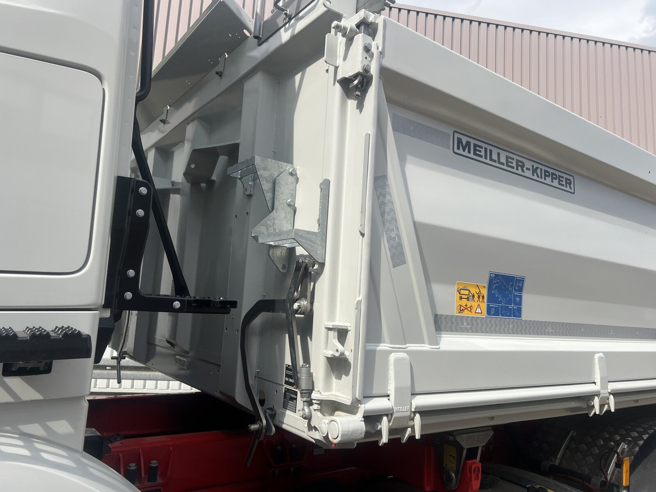 Mercedes-Benz Arocs 2651 LK 6x4 Arocs 2651 LK 6x4, Retarder, MultimediaCockpit, Navi - Самосвал: фото 3 Mercedes-Benz Arocs 2651 LK 6x4 Arocs 2651 LK 6x4, Retarder, MultimediaCockpit, Navi - Самосвал: фото 3