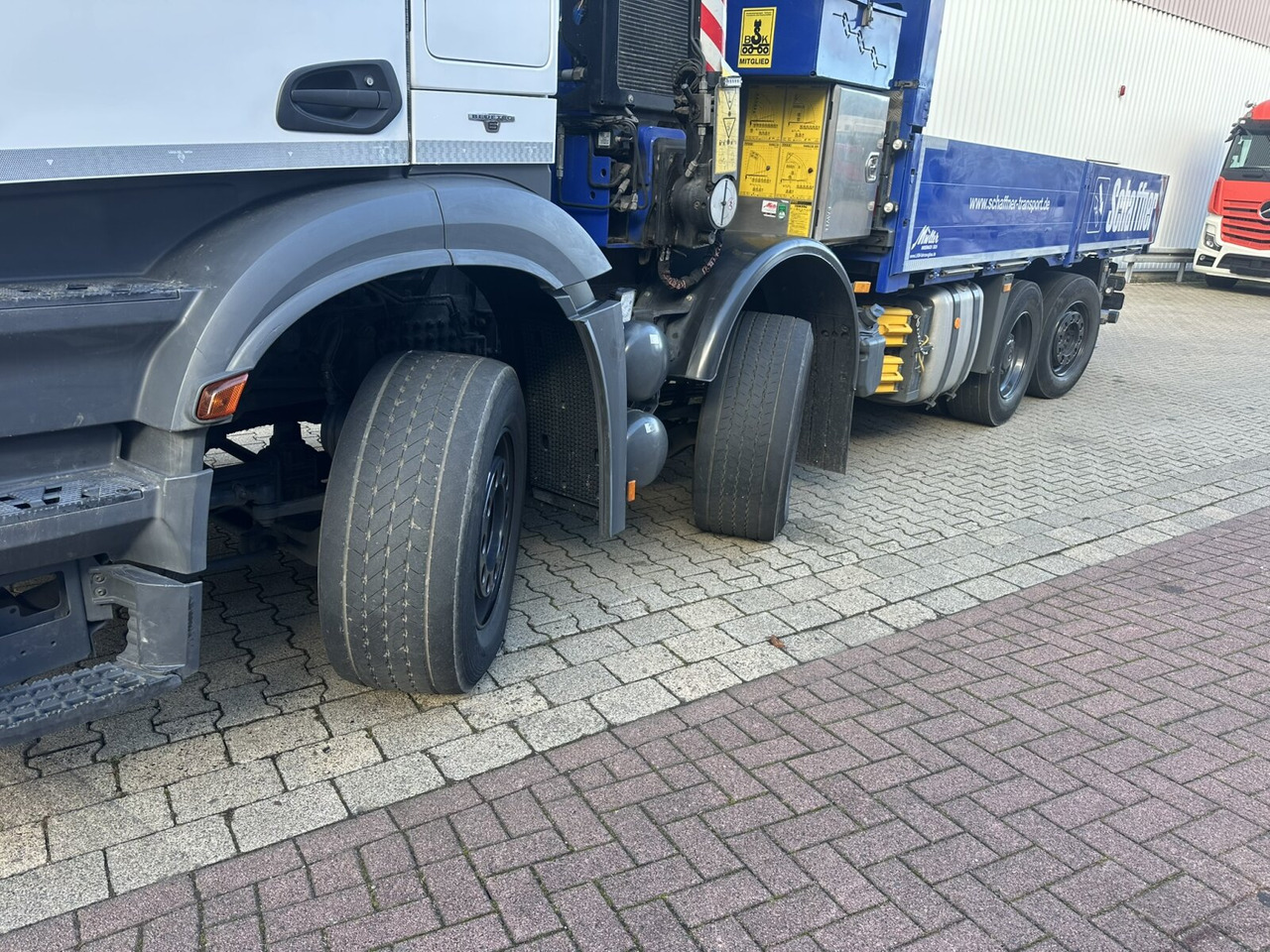 Mercedes-Benz Arocs 3245 L 8x2/6 Arocs 3245 L 8x2/6, Kran Fassi F 545 RA 2.26 XE, Jib, Funk, 29,7 m - 400 kg - Автоманипулятор, Грузовик бортовой/ Платформа: фото 2 Mercedes-Benz Arocs 3245 L 8x2/6 Arocs 3245 L 8x2/6, Kran Fassi F 545 RA 2.26 XE, Jib, Funk, 29,7 m - 400 kg - Автоманипулятор, Грузовик бортовой/ Платформа: фото 2