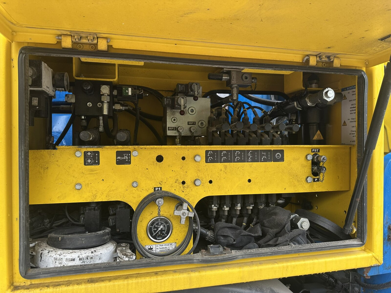 Mercedes-Benz Arocs 3246 B 8x4 Stetter Mischer 7m³, Pumpe 25m Arocs 3246 B 8x4 Stetter Mischer 7m³, Pumpe 25m - Автобетононасос: фото 5 Mercedes-Benz Arocs 3246 B 8x4 Stetter Mischer 7m³, Pumpe 25m Arocs 3246 B 8x4 Stetter Mischer 7m³, Pumpe 25m - Автобетононасос: фото 5