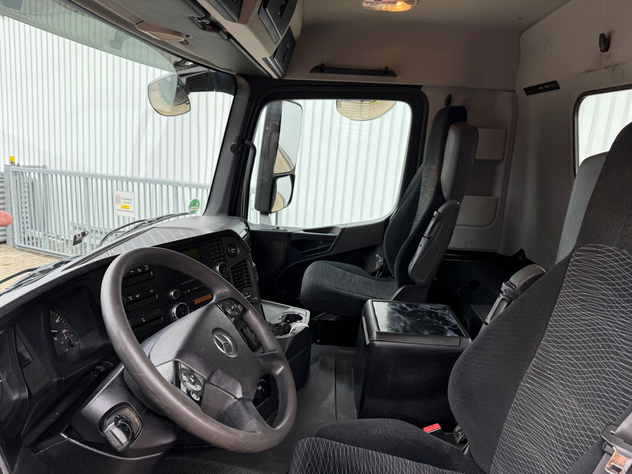 Mercedes-Benz Arocs 3363 K 6x4 Arocs 3363 K 6x4, Grounder, Turbo-Retarder-Kupplung, Bordmatik - Самосвал: фото 3 Mercedes-Benz Arocs 3363 K 6x4 Arocs 3363 K 6x4, Grounder, Turbo-Retarder-Kupplung, Bordmatik - Самосвал: фото 3