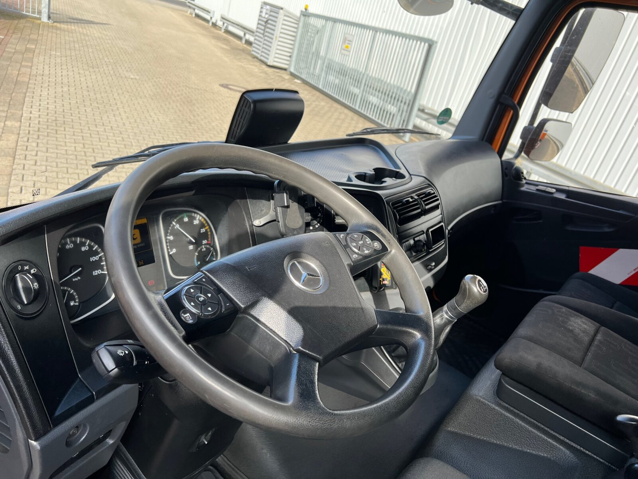 Mercedes-Benz Atego 1023 L 4x2 Atego 1023 L 4x2 mit Kran Fassi F85B.0.21 - Автоманипулятор, Грузовик бортовой/ Платформа: фото 5 Mercedes-Benz Atego 1023 L 4x2 Atego 1023 L 4x2 mit Kran Fassi F85B.0.21 - Автоманипулятор, Грузовик бортовой/ Платформа: фото 5