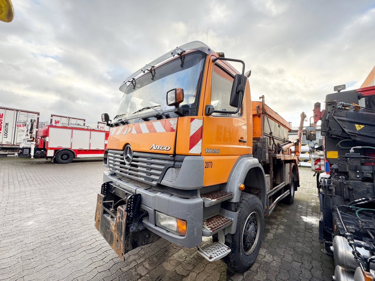 Mercedes-Benz Atego 1828 4x4 Atego 1828 4x4, Tele-Absetzer, Winterdienstausstattung - Портальный бункеровоз: фото 3 Mercedes-Benz Atego 1828 4x4 Atego 1828 4x4, Tele-Absetzer, Winterdienstausstattung - Портальный бункеровоз: фото 3