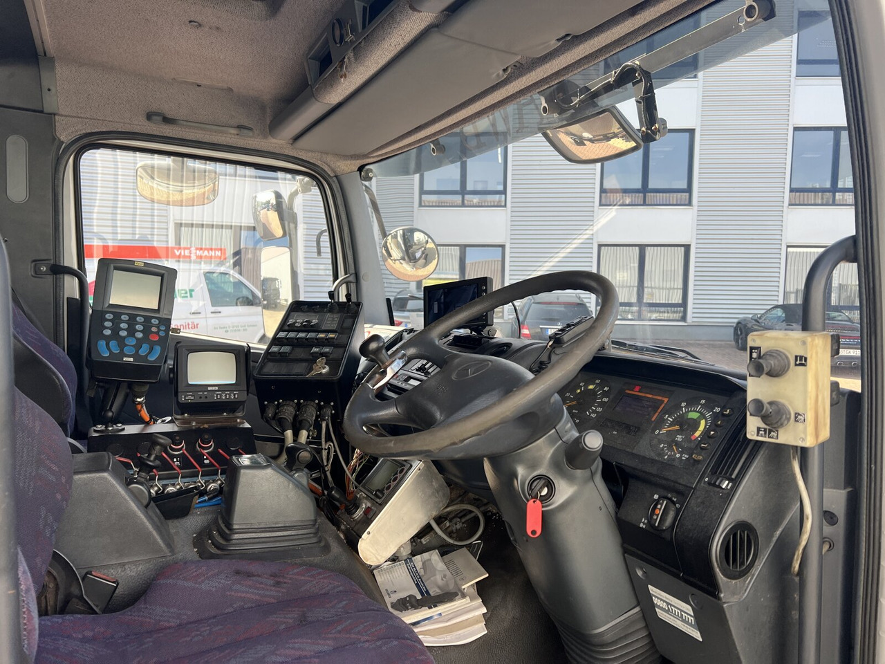 Mercedes-Benz Atego 1828 L 4x2 Atego 1828 L 4x2, Rechtslenker, Winterdienstaustattung - Грузовик-шасси: фото 5 Mercedes-Benz Atego 1828 L 4x2 Atego 1828 L 4x2, Rechtslenker, Winterdienstaustattung - Грузовик-шасси: фото 5