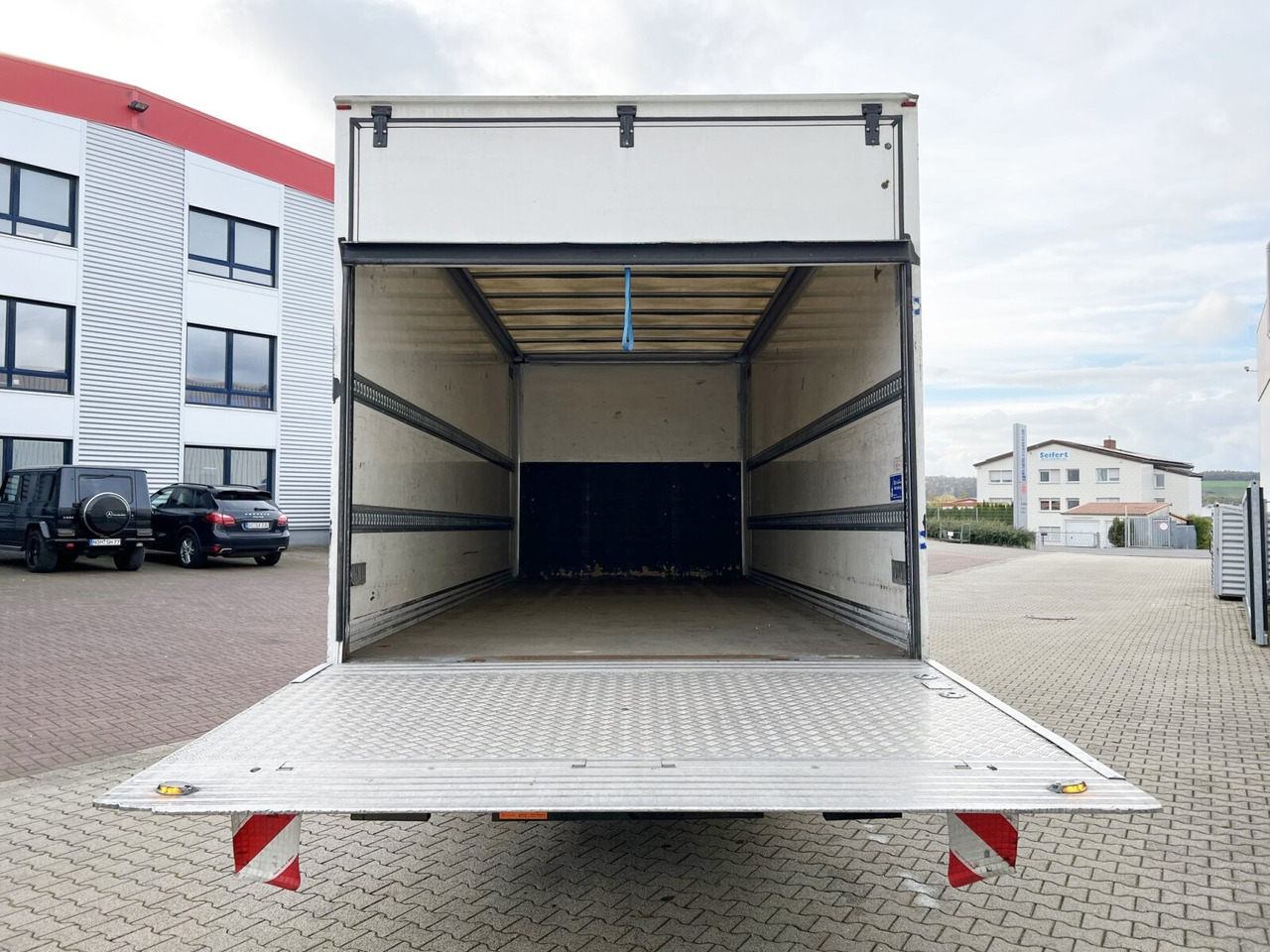 Грузовик с закрытым кузовом Mercedes-Benz Atego 816 L 4x2 Atego 816 L 4x2 mit LBW, 4x Vorhanden!: фото 10