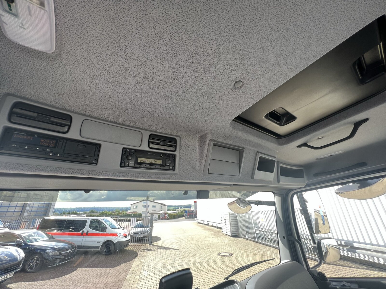 Mercedes-Benz Atego 818/23 K 4x2 Atego 818/23 K 4x2, 2x AHK, 5x VORHANDEN! - Грузовик-шасси: фото 2 Mercedes-Benz Atego 818/23 K 4x2 Atego 818/23 K 4x2, 2x AHK, 5x VORHANDEN! - Грузовик-шасси: фото 2