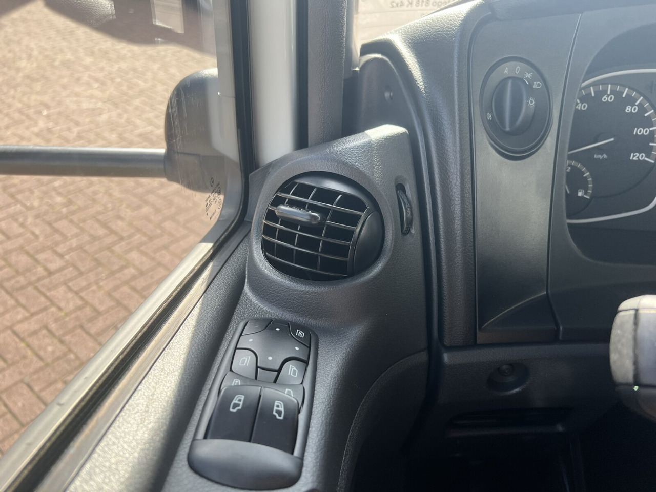 Грузовик-шасси Mercedes-Benz Atego 818 K 4x2 Atego 818 K 4x2, 2x AHK, 5x VORHANDEN!: фото 5
