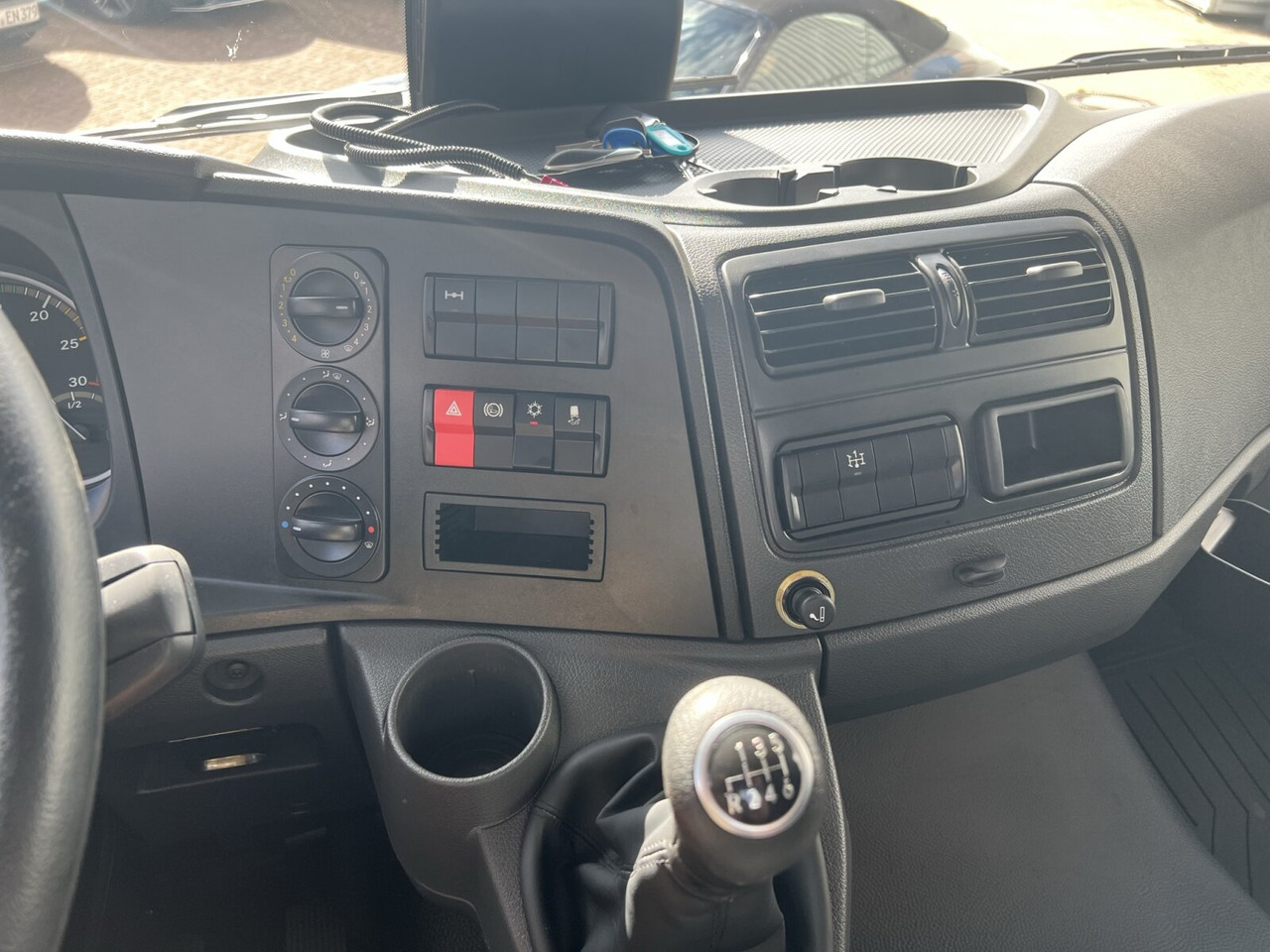 Грузовик-шасси Mercedes-Benz Atego 818 K 4x2 Atego 818 K 4x2, 2x AHK, 5x VORHANDEN!: фото 7