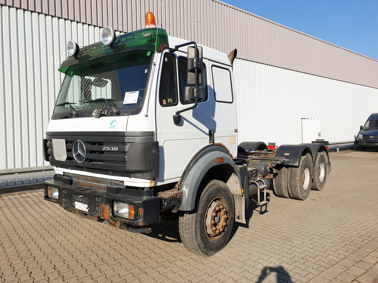 Mercedes-Benz SK II 25/2638 K 6x4 SK II 25/2638 K 6x4, V8, Retarder, 2x Nebenantrieb - Грузовик-шасси: фото 1 Mercedes-Benz SK II 25/2638 K 6x4 SK II 25/2638 K 6x4, V8, Retarder, 2x Nebenantrieb - Грузовик-шасси: фото 1
