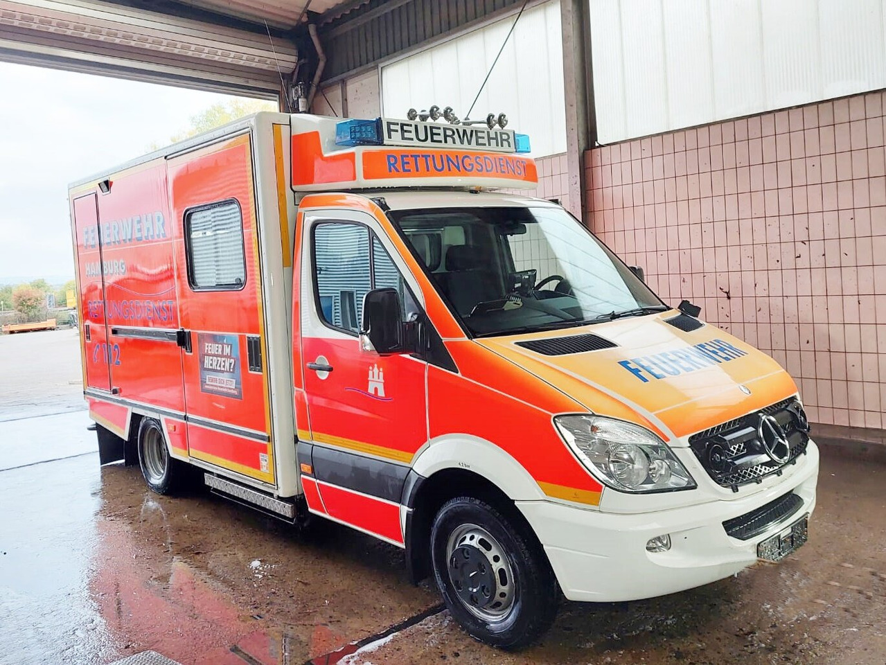 Mercedes-Benz Sprinter 516 CDI 4x2 Sprinter 516 CDI 4x2, Rettungswagen, Retarder - Пожарная машина: фото 1 Mercedes-Benz Sprinter 516 CDI 4x2 Sprinter 516 CDI 4x2, Rettungswagen, Retarder - Пожарная машина: фото 1