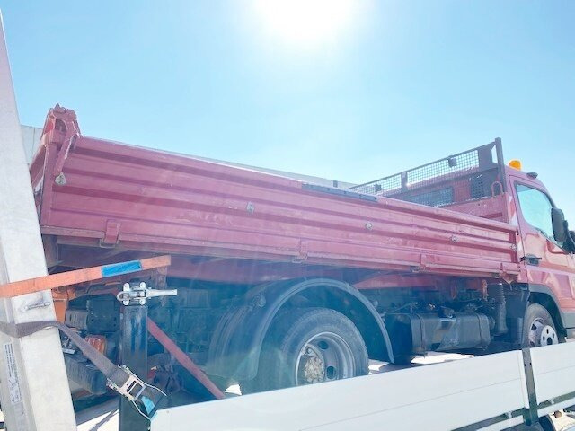 Самосвал Mitsubishi Canter Fuso 7C15D 4x2 Canter Fuso 7C15D 4x2, Wasserschaden!: фото 8 Самосвал Mitsubishi Canter Fuso 7C15D 4x2 Canter Fuso 7C15D 4x2, Wasserschaden!: фото 8