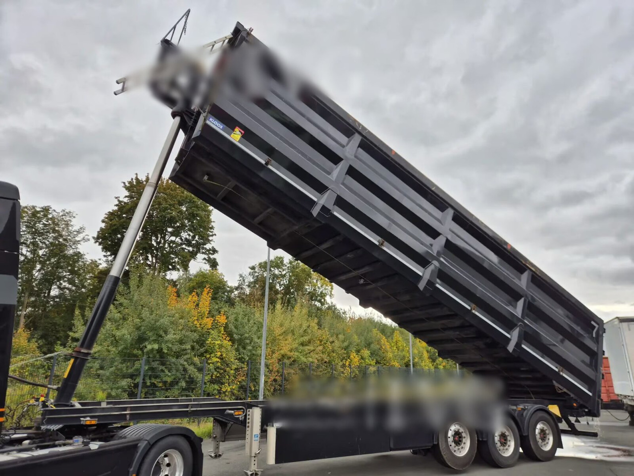 KLOOS FT 74 KLOOS FT 74, Stahlmulde ca. 74m³, 2x Liftachse, Rüttler - Полуприцеп: фото 1 KLOOS FT 74 KLOOS FT 74, Stahlmulde ca. 74m³, 2x Liftachse, Rüttler - Полуприцеп: фото 1