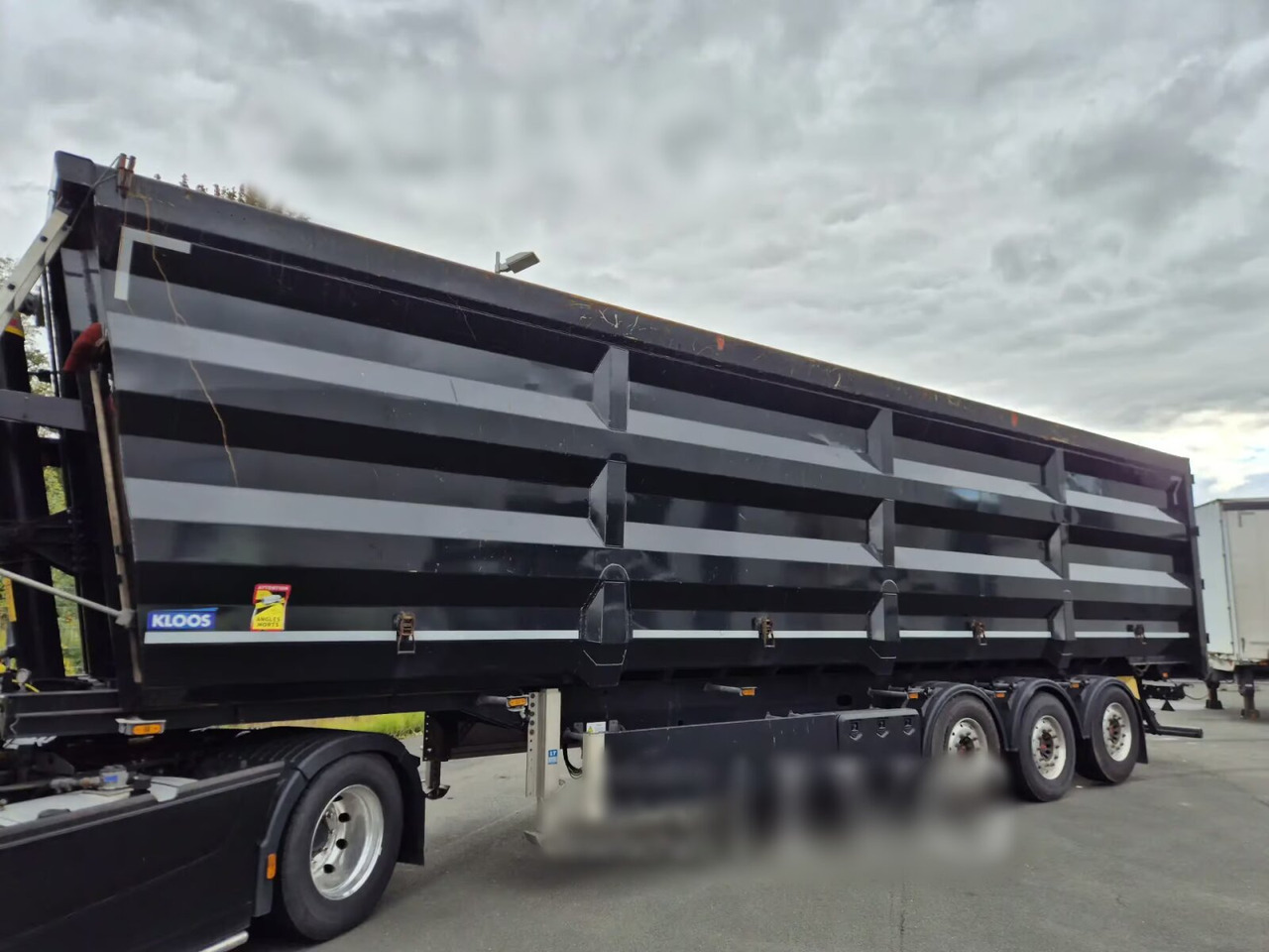 KLOOS FT 74 KLOOS FT 74, Stahlmulde ca. 74m³, 2x Liftachse, Rüttler - Полуприцеп: фото 2 KLOOS FT 74 KLOOS FT 74, Stahlmulde ca. 74m³, 2x Liftachse, Rüttler - Полуприцеп: фото 2