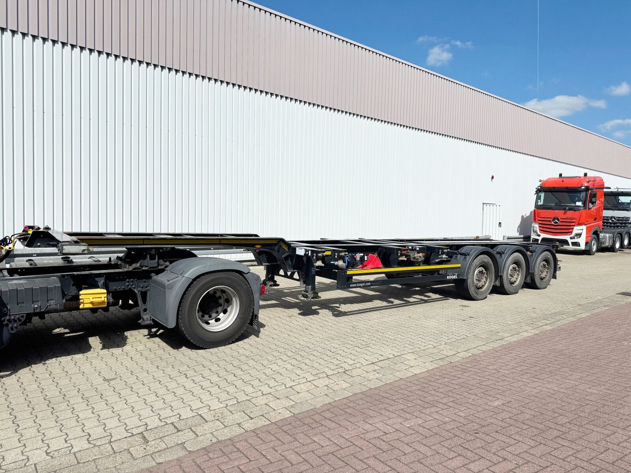 Полуприцеп Kögel Port 45 Simplex Container-Chassis Port 45 Simplex, Container-Chassis, 20/2x20/30/40/45 Fuß, ausziehbar: фото 1