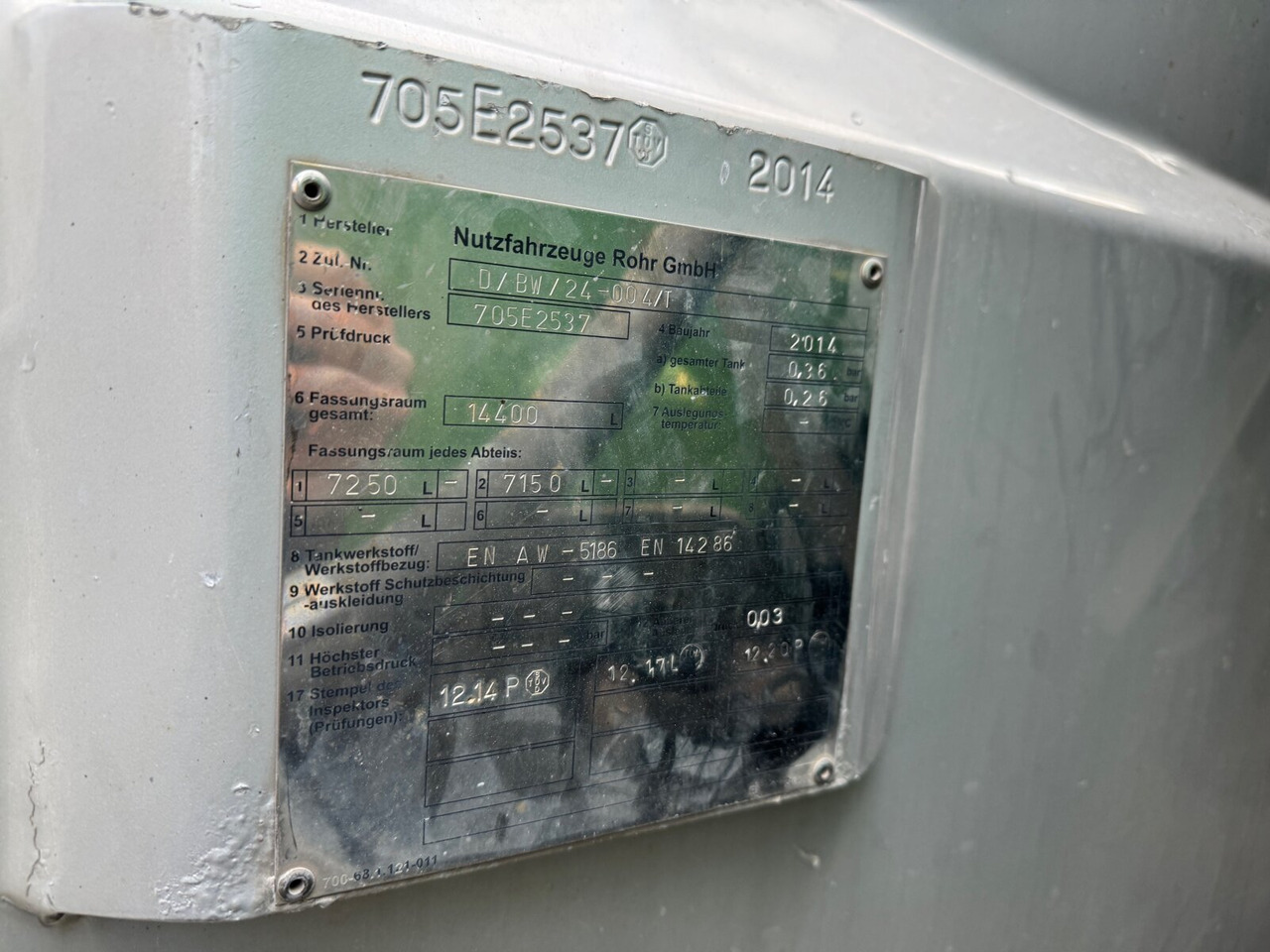 R450 4x2 R450 4x2, Retarder, ADR, Rohr Tank, ca. 14400l - Грузовик-цистерна: фото 5 R450 4x2 R450 4x2, Retarder, ADR, Rohr Tank, ca. 14400l - Грузовик-цистерна: фото 5