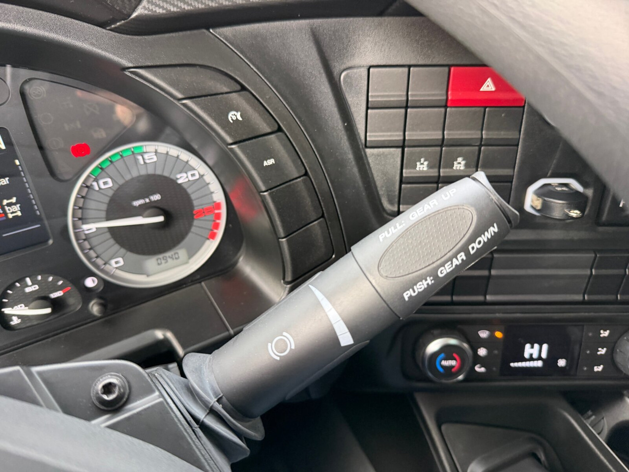 T-Way AT410T51 8x4 T-Way AT410T51 8x4, Retarder, Nebenantrieb, 4x VORHANDEN! - Грузовик-шасси: фото 5 T-Way AT410T51 8x4 T-Way AT410T51 8x4, Retarder, Nebenantrieb, 4x VORHANDEN! - Грузовик-шасси: фото 5