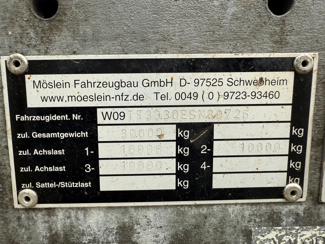 TF 3 Schwebheim TF 3 Schwebheim, Verzinkt, hydr. Rampen, Verbr. auf 3m - Низкорамный прицеп: фото 4 TF 3 Schwebheim TF 3 Schwebheim, Verzinkt, hydr. Rampen, Verbr. auf 3m - Низкорамный прицеп: фото 4