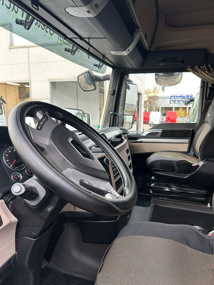 MAN TGX 33.580 6x4 BB TGX 33.580 6x4 BB, Retarder, zZGG 150.000kg - Тягач: фото 2 MAN TGX 33.580 6x4 BB TGX 33.580 6x4 BB, Retarder, zZGG 150.000kg - Тягач: фото 2
