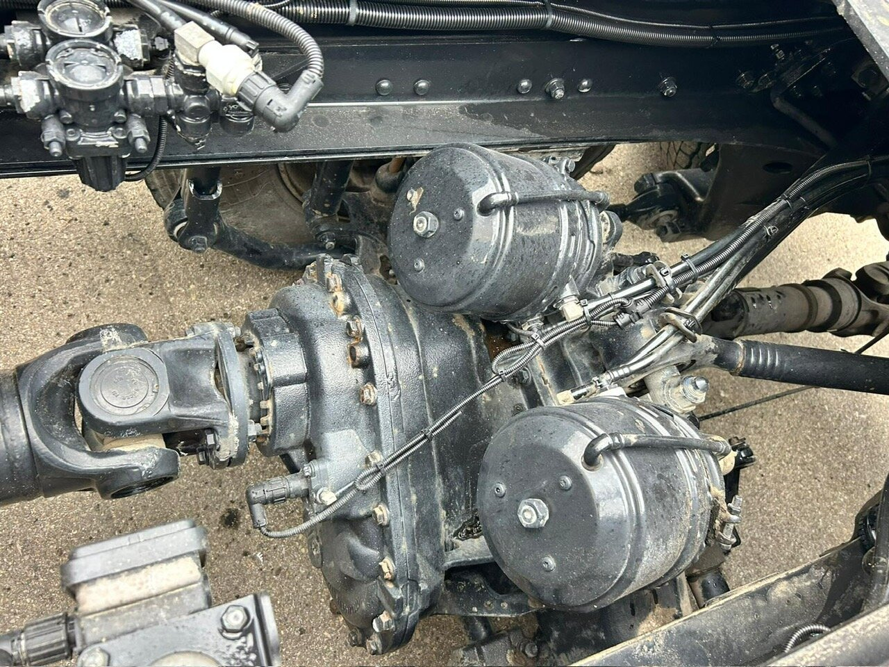 MAN TGX 33.640 6x4 BB TGX 33.640 6x4 BB, Retarder, zZGG 180.000kg - Тягач: фото 2 MAN TGX 33.640 6x4 BB TGX 33.640 6x4 BB, Retarder, zZGG 180.000kg - Тягач: фото 2