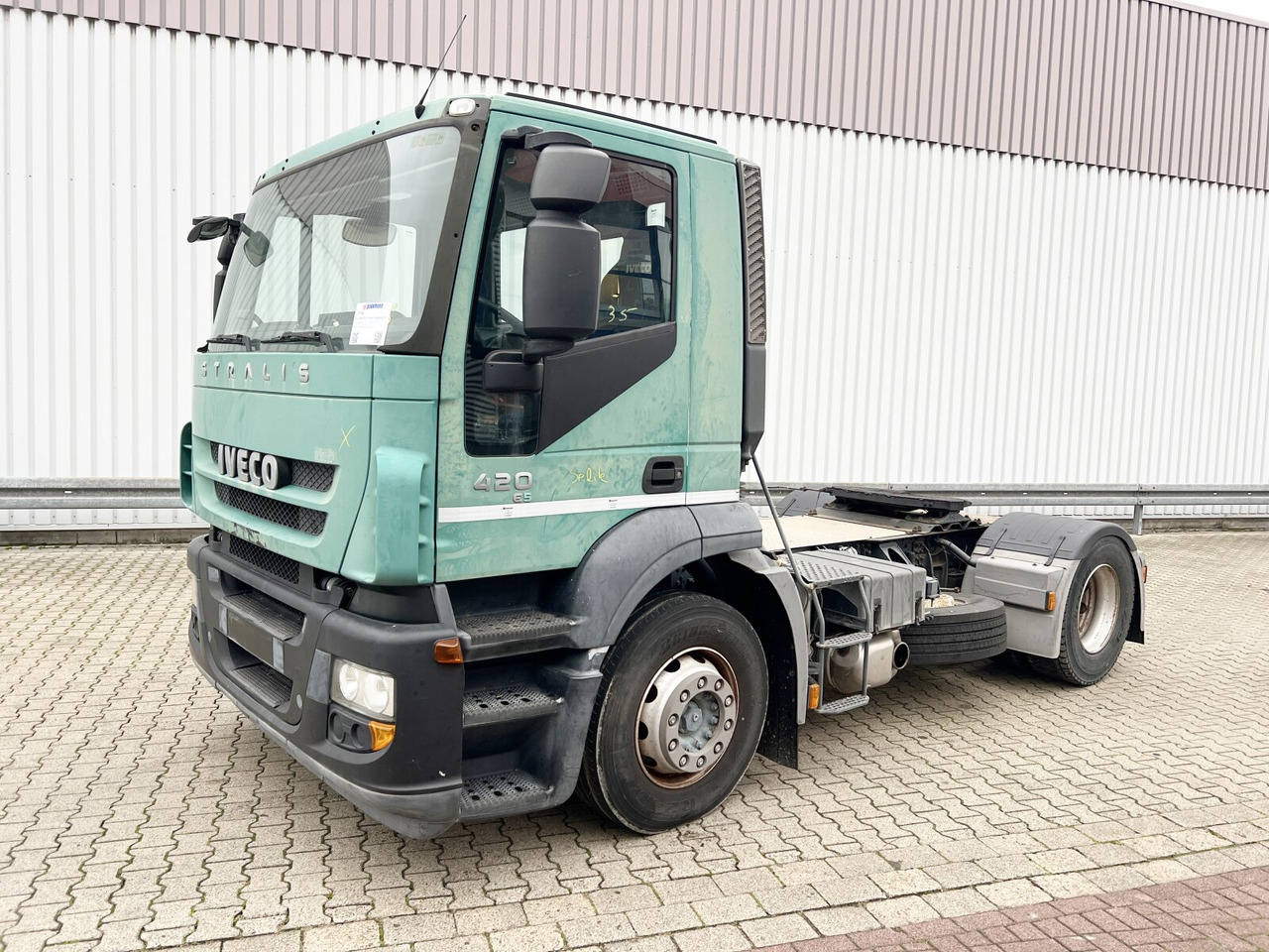 Stralis AD440S42T/P 4x2 Stralis AD440X42T/P 4x2, Ex- Army - Тягач: фото 1 Stralis AD440S42T/P 4x2 Stralis AD440X42T/P 4x2, Ex- Army - Тягач: фото 1