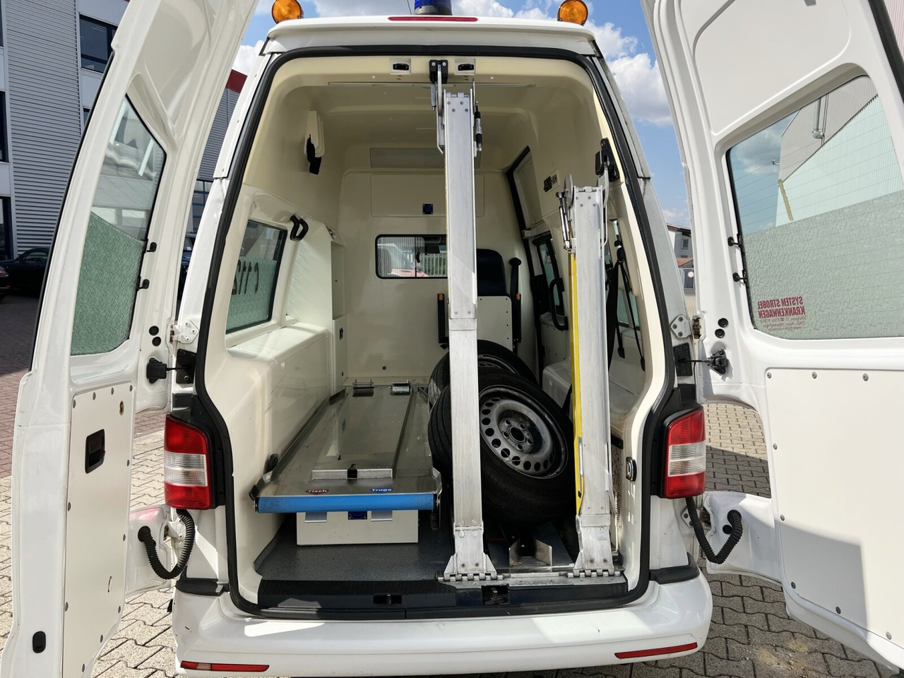 Машина скорой помощи Volkswagen T5 2.0 TDI 4x2 T5 2.0 TDI 4x2, Krankenwagen: фото 12