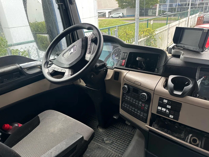 MAN TGX TGX 26 460 + 6X2 + LIFT + DAMAGED ENGINE - Грузовик с закрытым кузовом: фото 5 MAN TGX TGX 26 460 + 6X2 + LIFT + DAMAGED ENGINE - Грузовик с закрытым кузовом: фото 5