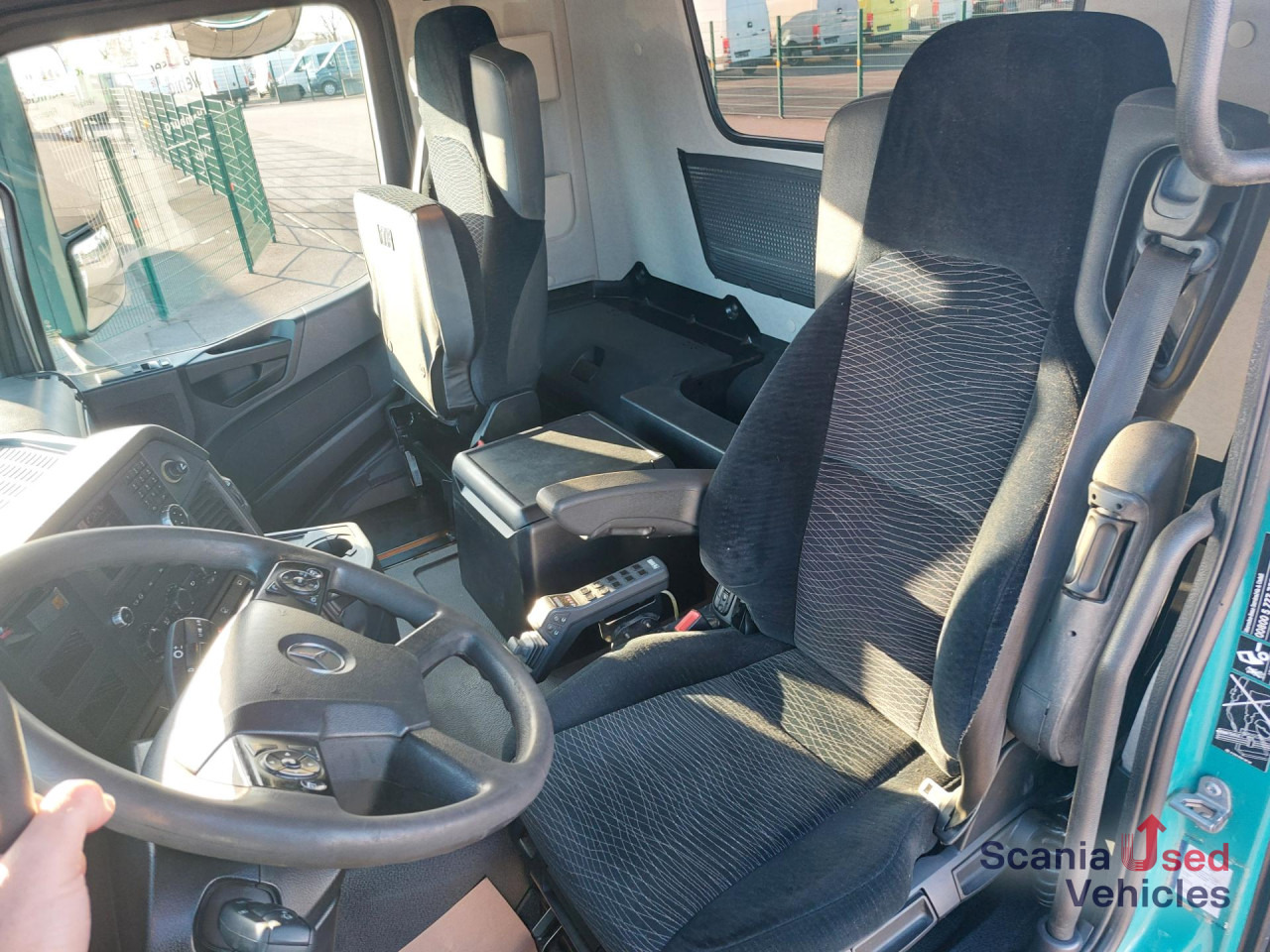 MERCEDES-BENZ Arocs 4142K Abroll Kipper HIAB XR26S51 / AP-Achsen - Самосвал: фото 2 MERCEDES-BENZ Arocs 4142K Abroll Kipper HIAB XR26S51 / AP-Achsen - Самосвал: фото 2