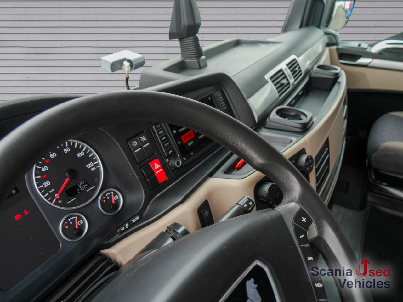 MAN TGX 26.470 6x2-4 LL - Koffer / LBW - - Грузовик с закрытым кузовом: фото 2 MAN TGX 26.470 6x2-4 LL - Koffer / LBW - - Грузовик с закрытым кузовом: фото 2
