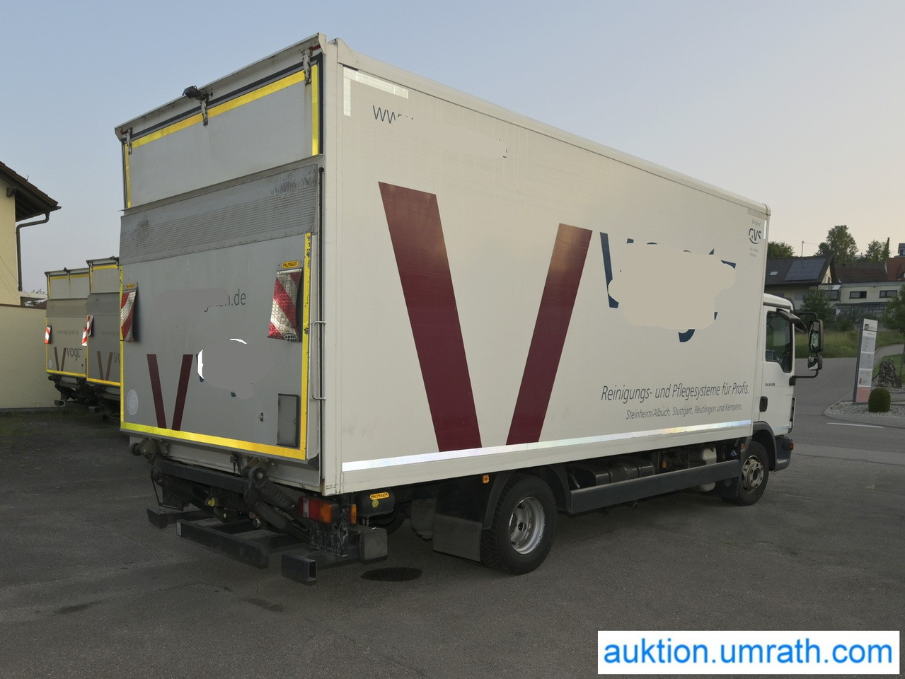 MAN TGL 12.250 4x2 L/BL Koffer Ladebordwand Klimaautomatik NAVI Luftfederung Automatikgetriebe EURO 6 - Грузовик с закрытым кузовом: фото 5 MAN TGL 12.250 4x2 L/BL Koffer Ladebordwand Klimaautomatik NAVI Luftfederung Automatikgetriebe EURO 6 - Грузовик с закрытым кузовом: фото 5