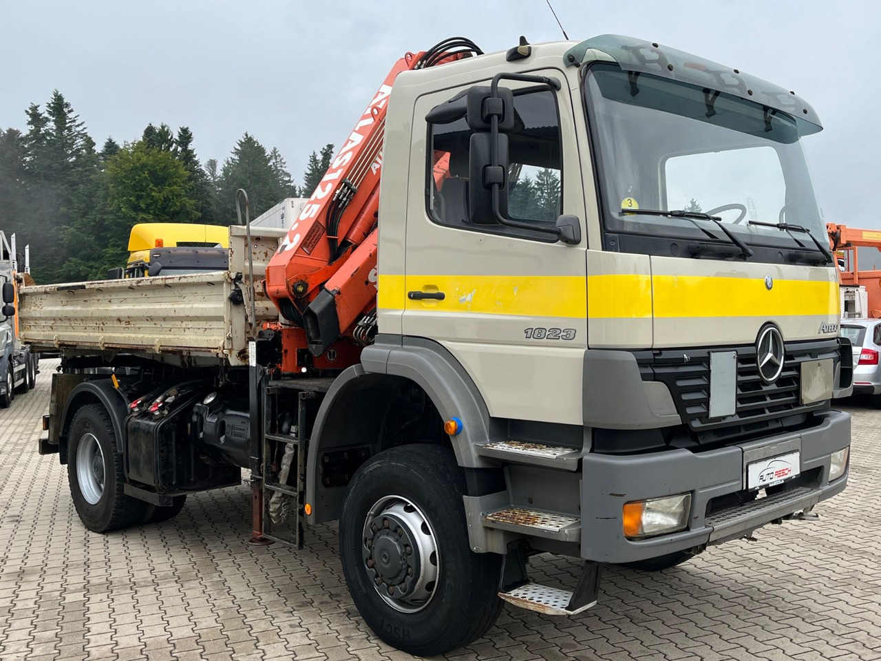 Mercedes-Benz Atego 1823 4x4 Kipper mit Kran Atlas 125.2 Funk - Самосвал, Автоманипулятор: фото 2 Mercedes-Benz Atego 1823 4x4 Kipper mit Kran Atlas 125.2 Funk - Самосвал, Автоманипулятор: фото 2
