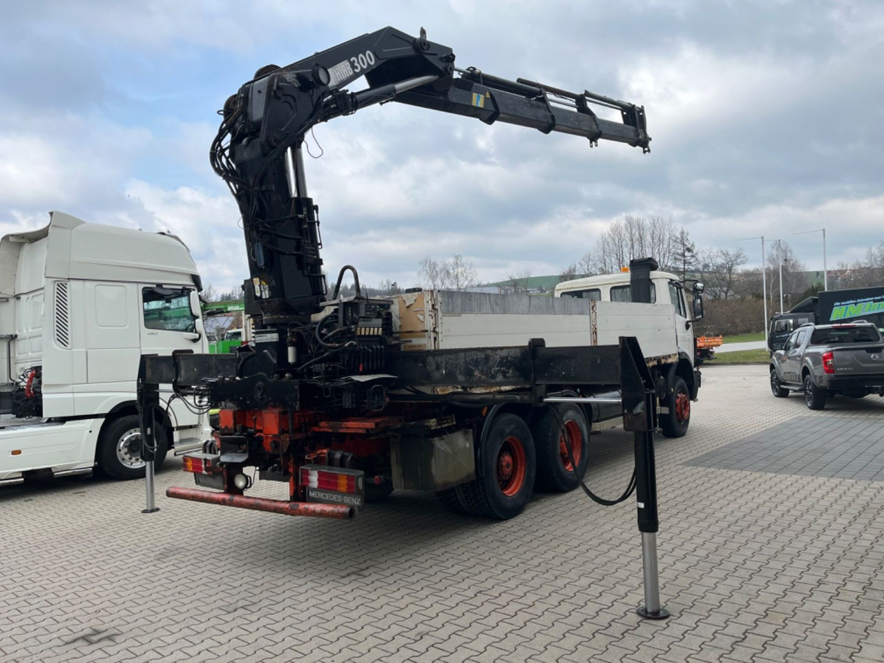 Mercedes-Benz SK 2635 6x4 V8 Pritsche mit HIAB 300-4 - Грузовик бортовой/ Платформа, Автоманипулятор: фото 3 Mercedes-Benz SK 2635 6x4 V8 Pritsche mit HIAB 300-4 - Грузовик бортовой/ Платформа, Автоманипулятор: фото 3