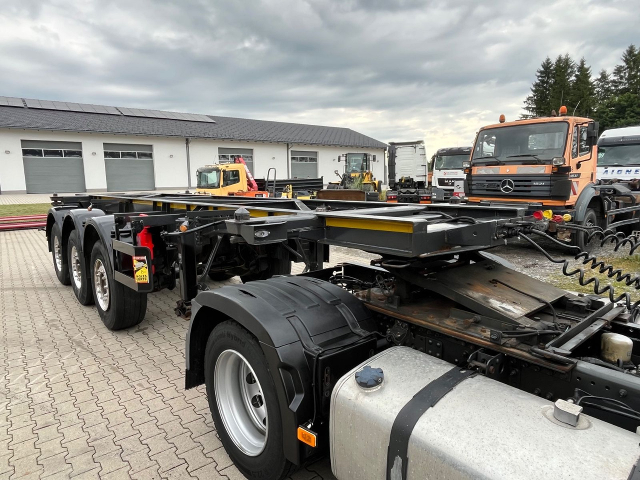 Schwarzmüller S1 R-Serie Tank Chassis ADR SAF Alufelgen - Полуприцеп-контейнеровоз/ Сменный кузов: фото 3 Schwarzmüller S1 R-Serie Tank Chassis ADR SAF Alufelgen - Полуприцеп-контейнеровоз/ Сменный кузов: фото 3