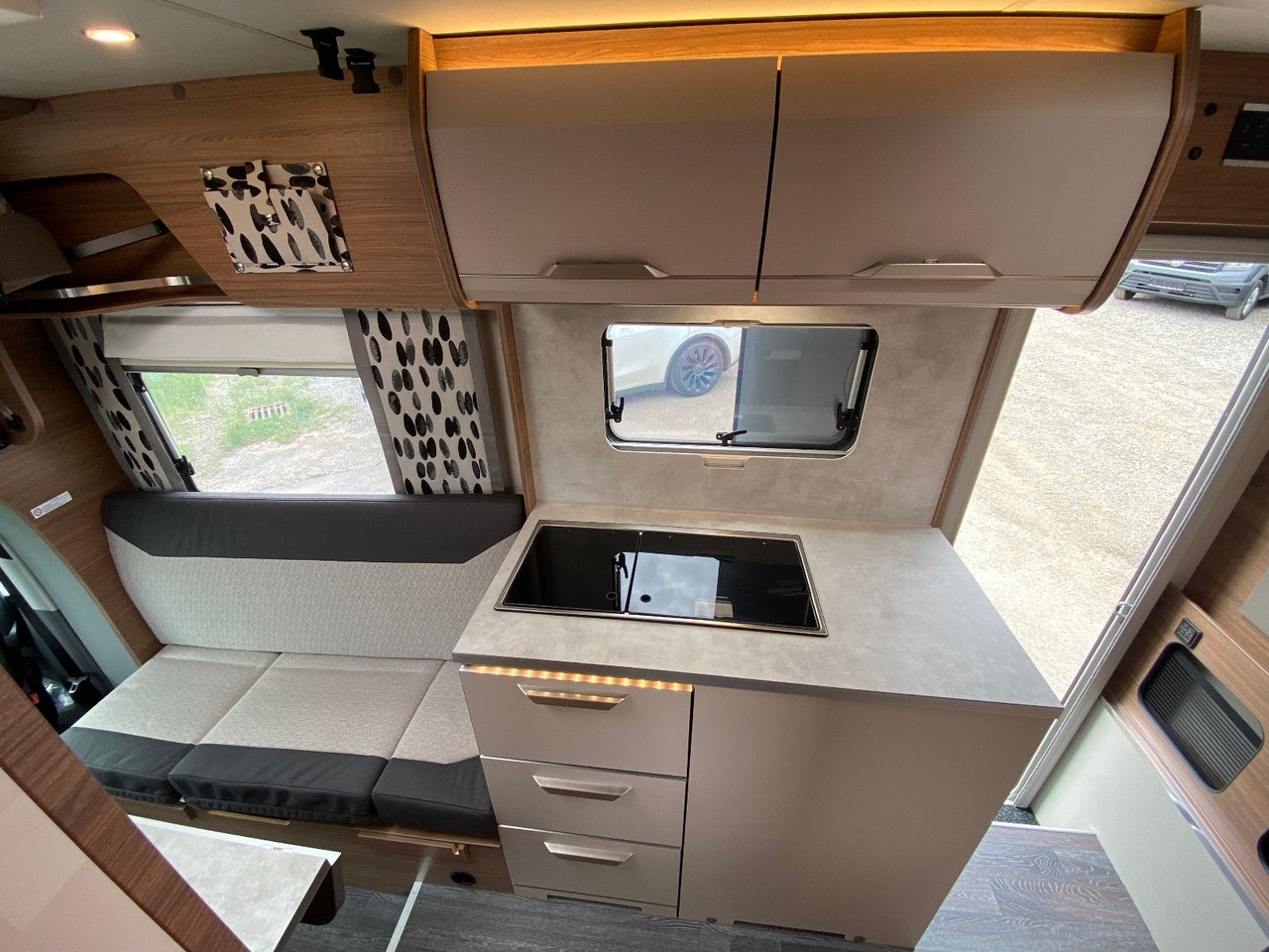 Полуинтегрированный автодом Knaus Tourer Van 500 LT, slide Bett, 4 P. Zulassung: фото 14