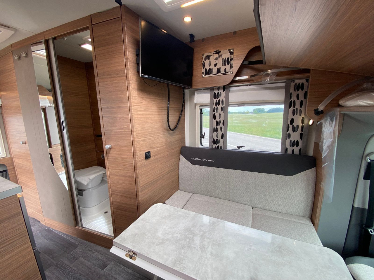 Полуинтегрированный автодом Knaus Tourer Van 500 LT, slide Bett, 4 P. Zulassung: фото 15