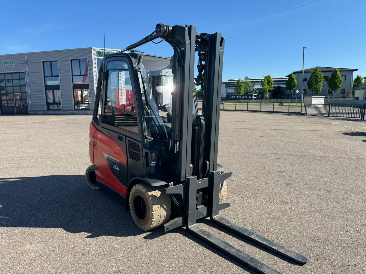 LINDE E35HL-01 - Электропогрузчик: фото 2 LINDE E35HL-01 - Электропогрузчик: фото 2
