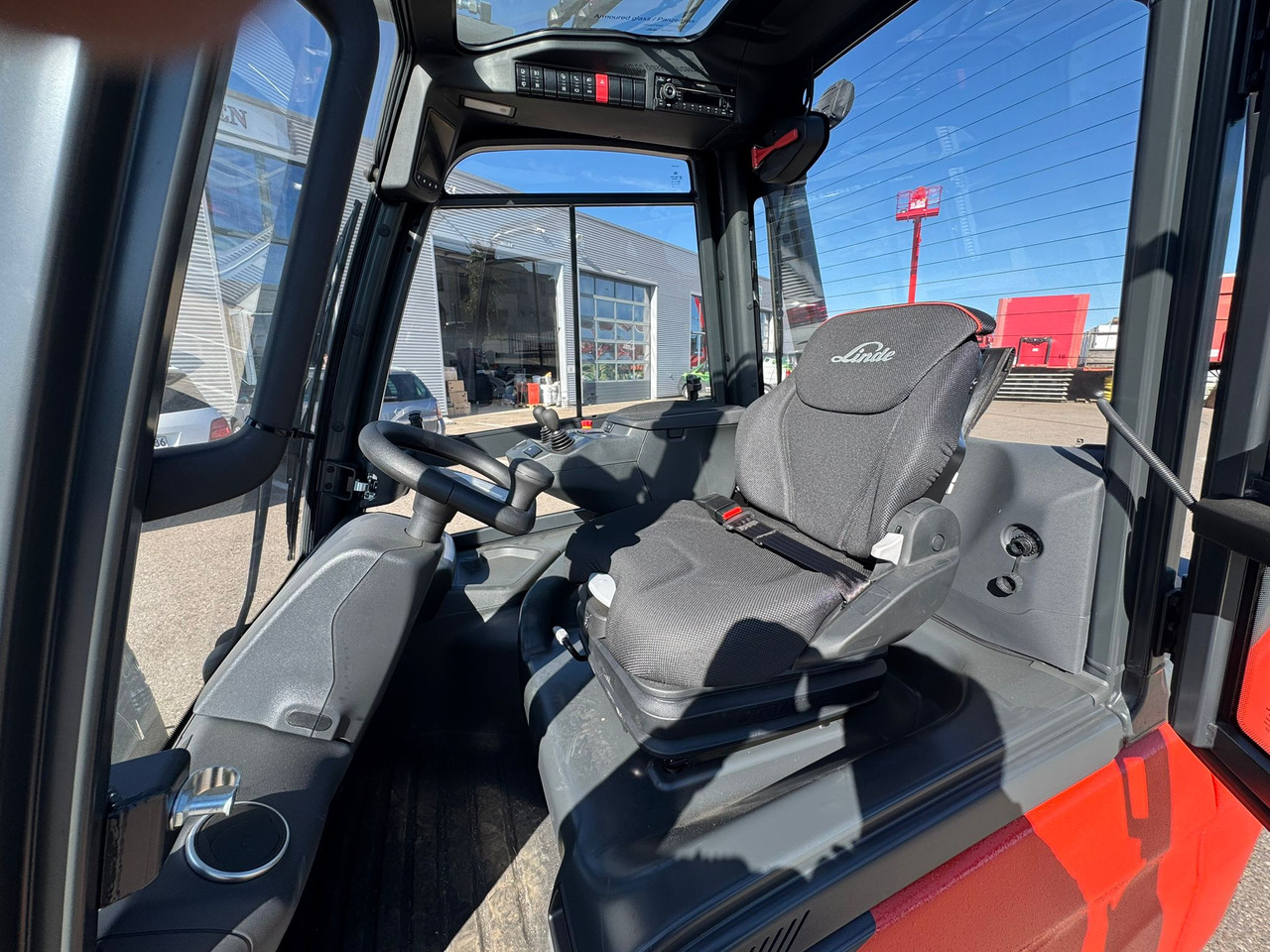 LINDE E35HL-01 - Электропогрузчик: фото 5 LINDE E35HL-01 - Электропогрузчик: фото 5