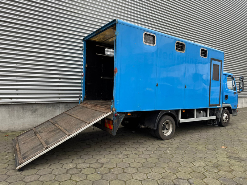 DAF LF45.130 / Horse Truck / 6 Cilinder / Manual Gearbox / Euro 2 / NL Trucks - Грузовик для перевозки животных: фото 3 DAF LF45.130 / Horse Truck / 6 Cilinder / Manual Gearbox / Euro 2 / NL Trucks - Грузовик для перевозки животных: фото 3