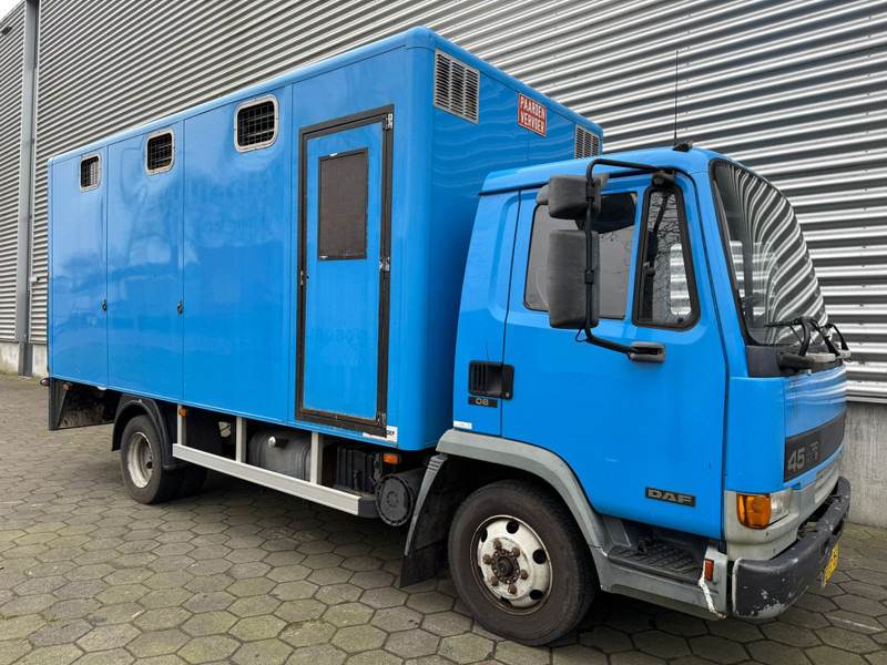 DAF LF45.130 / Horse Truck / 6 Cilinder / Manual Gearbox / Euro 2 / NL Trucks - Грузовик для перевозки животных: фото 2 DAF LF45.130 / Horse Truck / 6 Cilinder / Manual Gearbox / Euro 2 / NL Trucks - Грузовик для перевозки животных: фото 2
