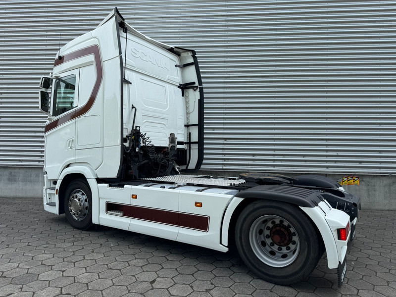 Scania S450 / Retarder / Full Air / Night Klima / 2 Tanks / TUV: 3-2026 / Belgium Truck - Тягач: фото 3 Scania S450 / Retarder / Full Air / Night Klima / 2 Tanks / TUV: 3-2026 / Belgium Truck - Тягач: фото 3