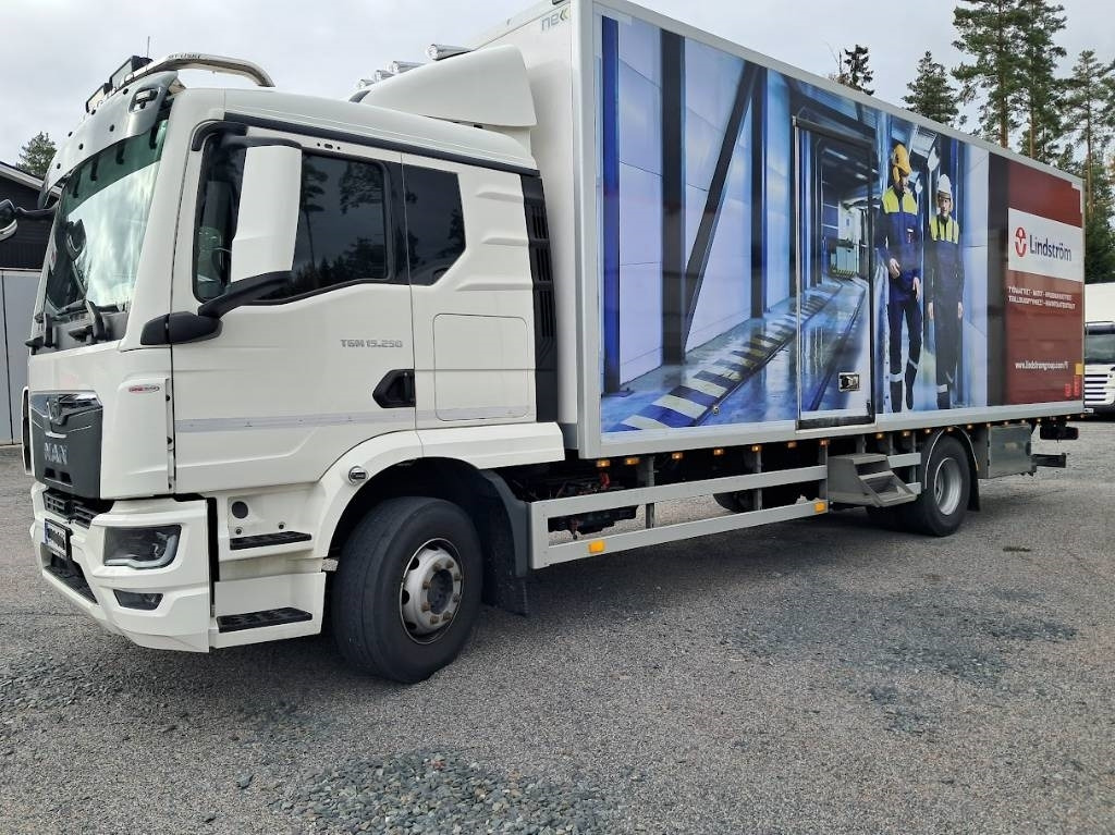 MAN TGM 15.250 - Грузовик с закрытым кузовом: фото 2 MAN TGM 15.250 - Грузовик с закрытым кузовом: фото 2