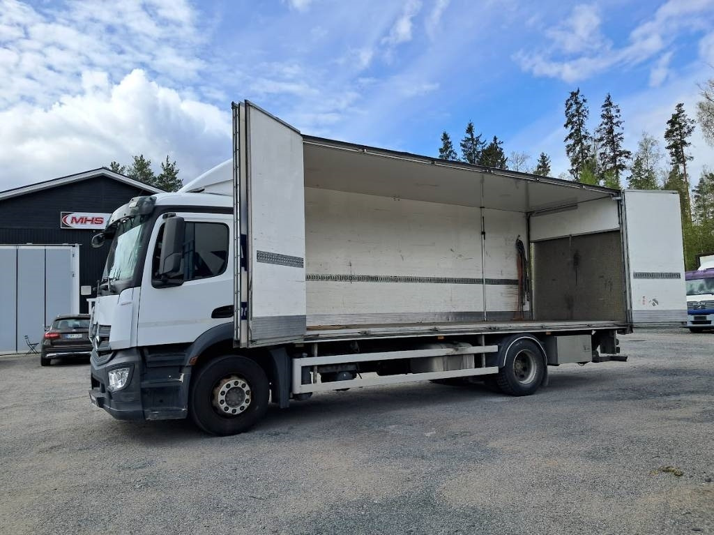 Mercedes-Benz Antos 1824L - Грузовик с закрытым кузовом: фото 1 Mercedes-Benz Antos 1824L - Грузовик с закрытым кузовом: фото 1
