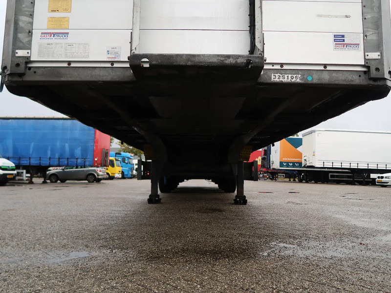 Schmitz Cargobull SCB S3T, Edscha, Tail Lift, TUV, NL trailer, TOP! - Тентованный полуприцеп: фото 3 Schmitz Cargobull SCB S3T, Edscha, Tail Lift, TUV, NL trailer, TOP! - Тентованный полуприцеп: фото 3