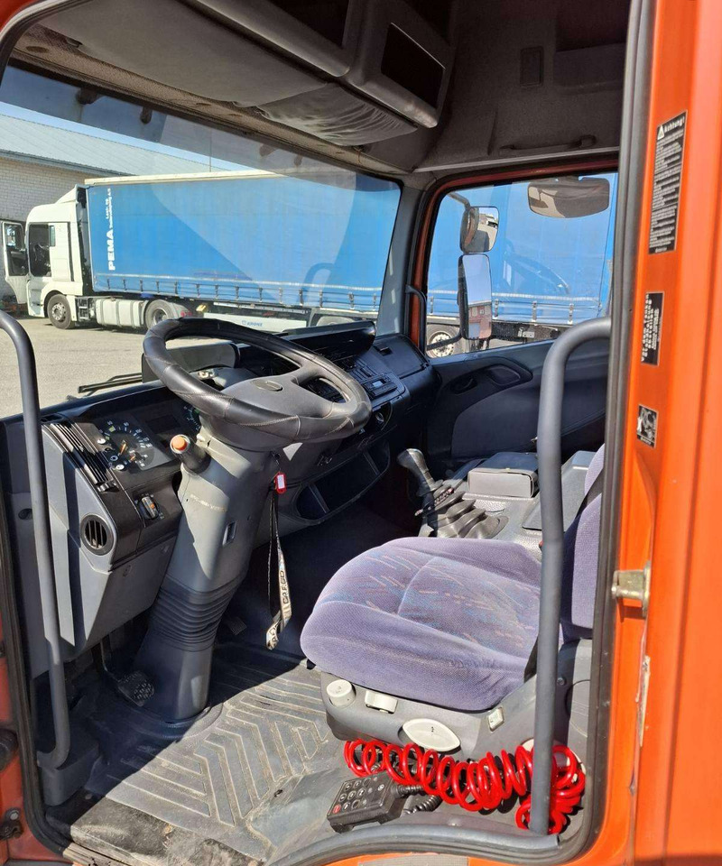 Тентованный грузовик Mercedes-Benz Atego 818: фото 6