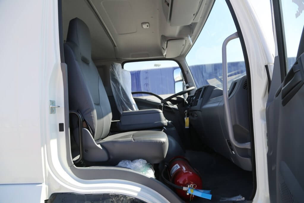 ISUZU FRR – 11 Ton GVW, Payload 7 Ton 4×2 Single Cabin Chassis with AC MY24 - Грузовик-шасси: фото 5 ISUZU FRR – 11 Ton GVW, Payload 7 Ton 4×2 Single Cabin Chassis with AC MY24 - Грузовик-шасси: фото 5