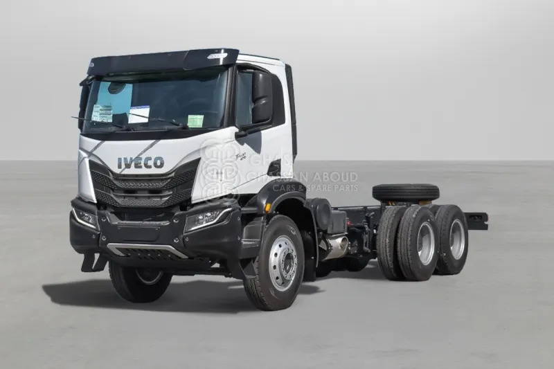 Iveco T-WAY AD380T47H 6x4 R24 Tyres Chassis - Barcelona Stock - Грузовик-шасси: фото 1 Iveco T-WAY AD380T47H 6x4 R24 Tyres Chassis - Barcelona Stock - Грузовик-шасси: фото 1