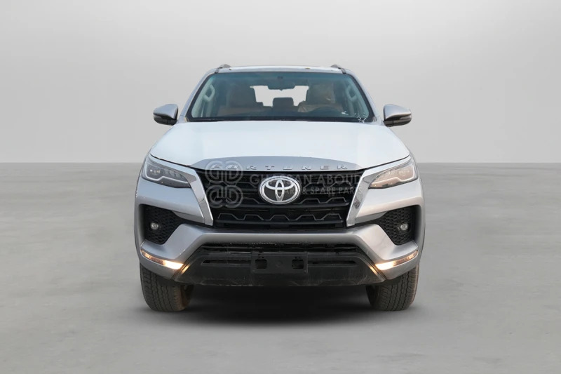 Toyota Fortuner  4x4 - Внедорожник: фото 2 Toyota Fortuner  4x4 - Внедорожник: фото 2